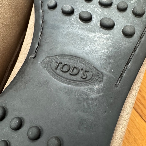 TOD’S TAN SUEDE DRIVING BIT LOAFERS main image 8